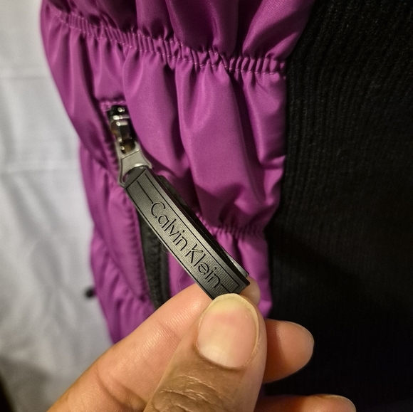 Calvin Klein Puffer Vest Sz. Med Women's Black & Pink Performance - Picture 11 of 14